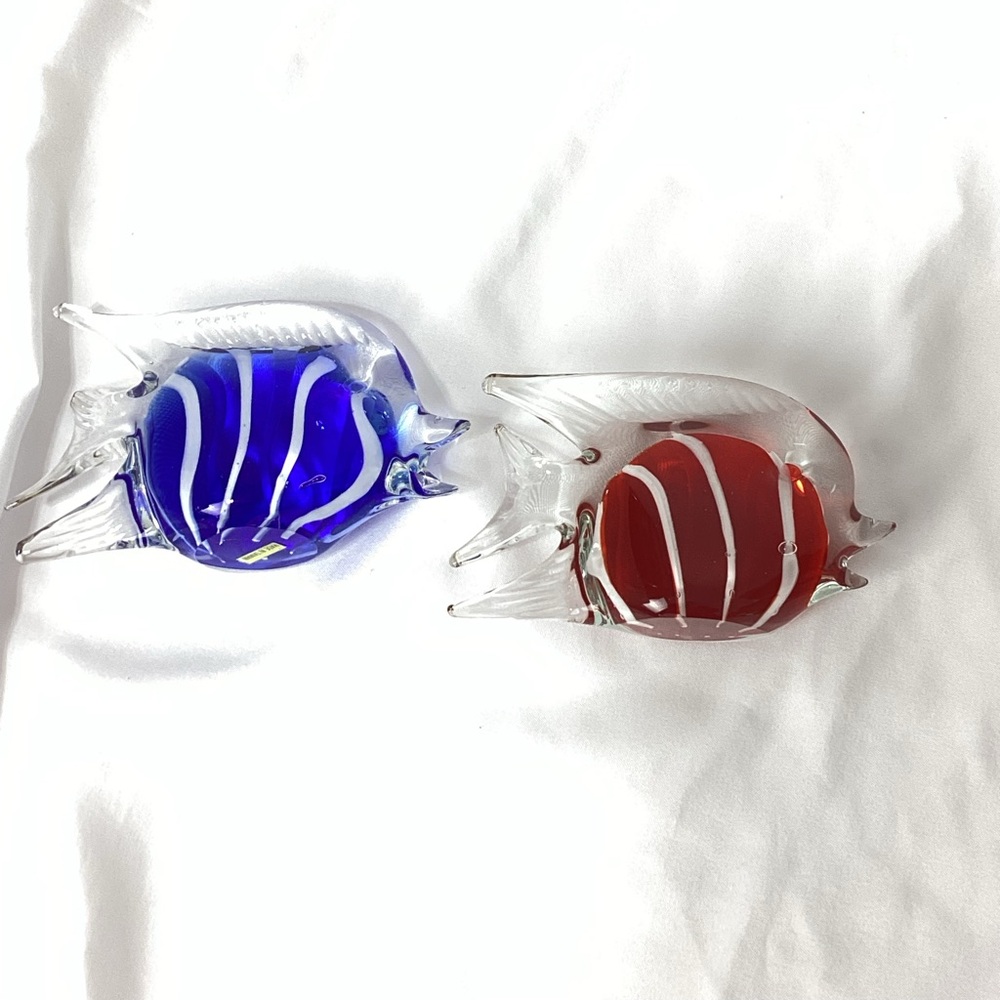 Glass Fish Figurines in Red and Blue Art Glass Fish Paperweights Decor - Picture 7 of 15
